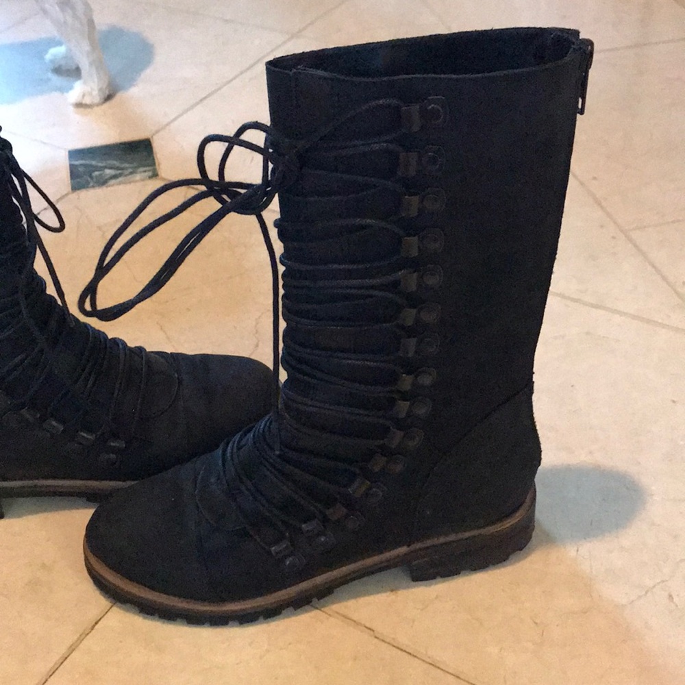 FREE PEOPLE  mid boot size 6
